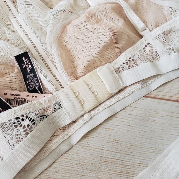 Victoria's Secret Very Sexy High Neck Bralette High-Waist Thong Panty Set Medium - Picture 4 of 11